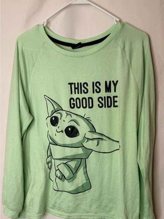Tops - Green 'This Is My Good Side' Baby Yoda Graphic Top